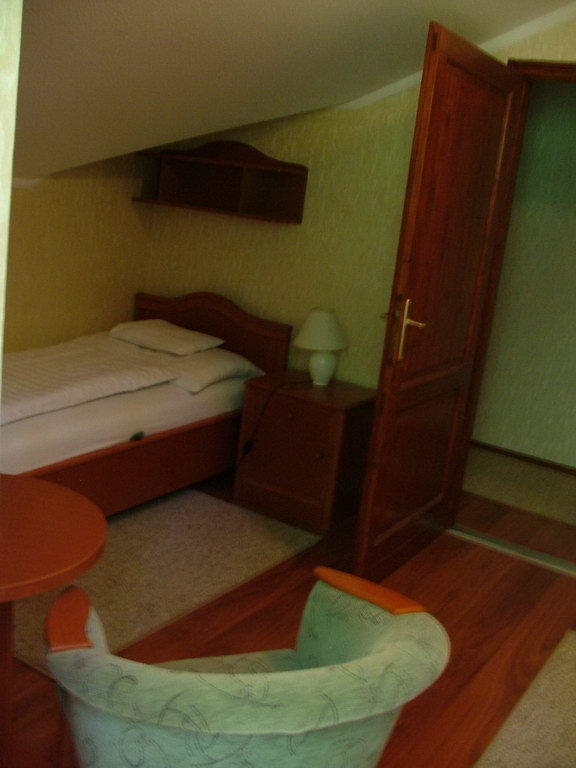 Erdogyongye Etterem Es Panzio Hotel Zalaegerszeg Room photo